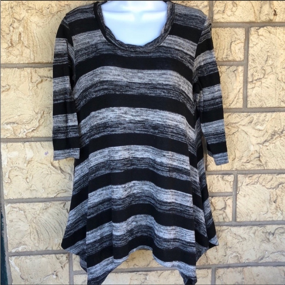 Peck & Peck Tunic Top Loose multi color Stretch 
Size M
